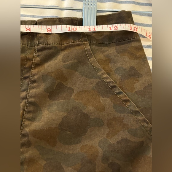 Sanctuary x Anthropologie camo cargo pants. Size 27. - Picture 6 of 8